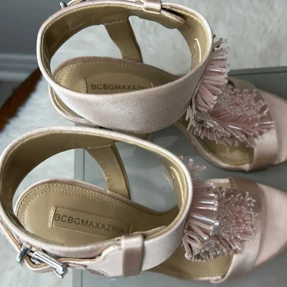 NWT BCGB Dusty Pink Satin High Heels with Fringe & Beads SZ 37/7 - Picture 5 of 13